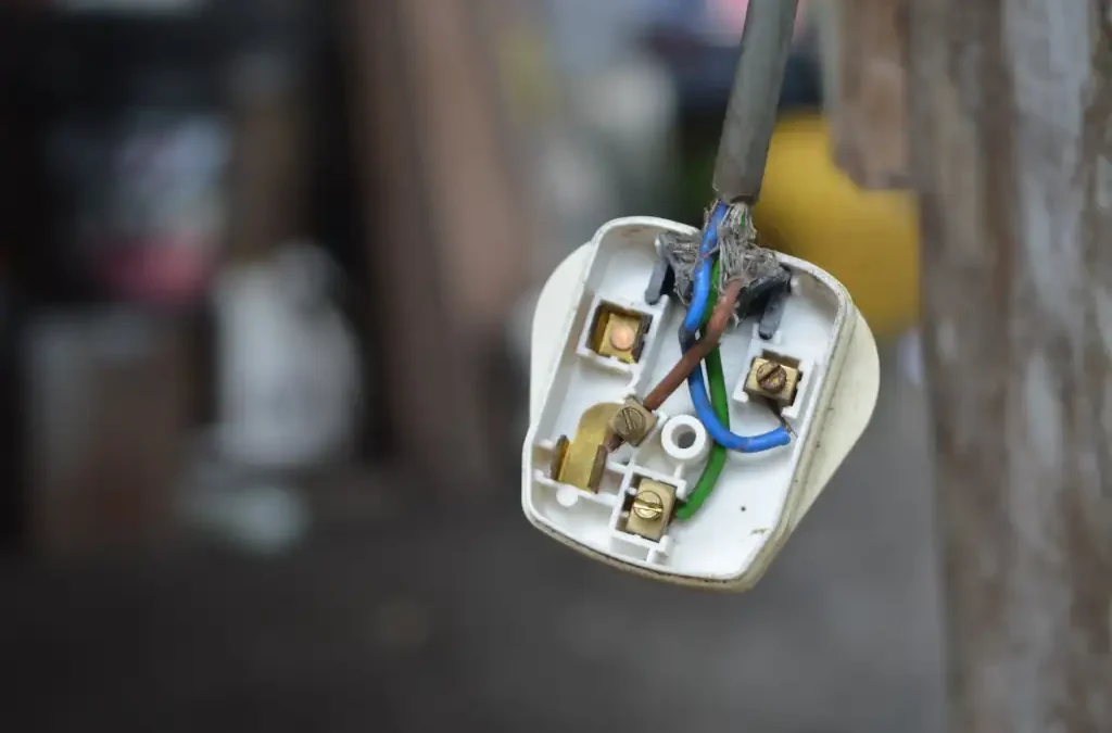 Top Electrical Safety Mistakes Homeowners Make