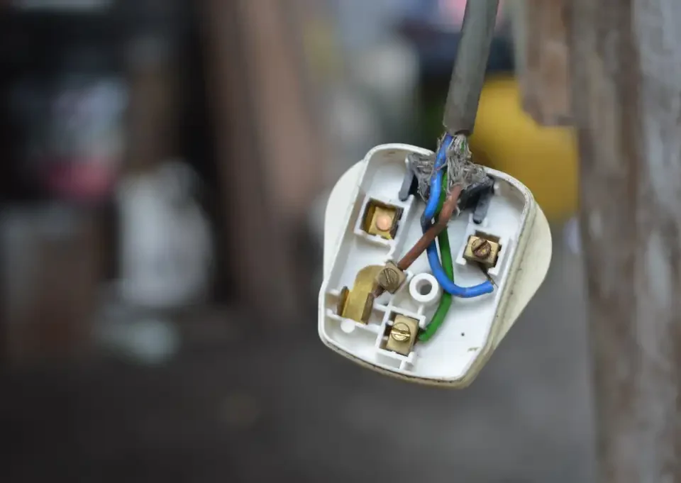 Top Electrical Safety Mistakes Homeowners Make